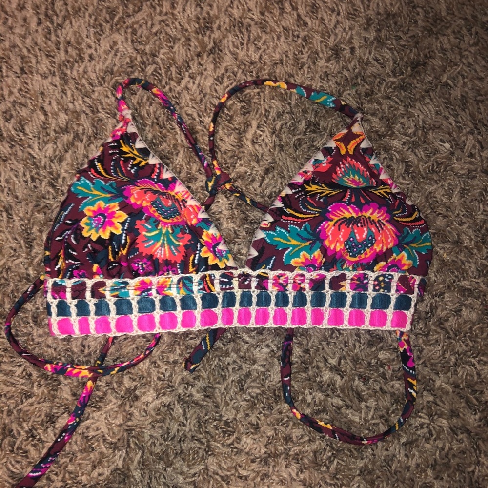 Super cute crotchet bikini top - Picture 1 of 2